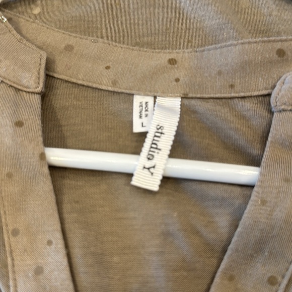 STUDIO Y - Picture 3 of 4